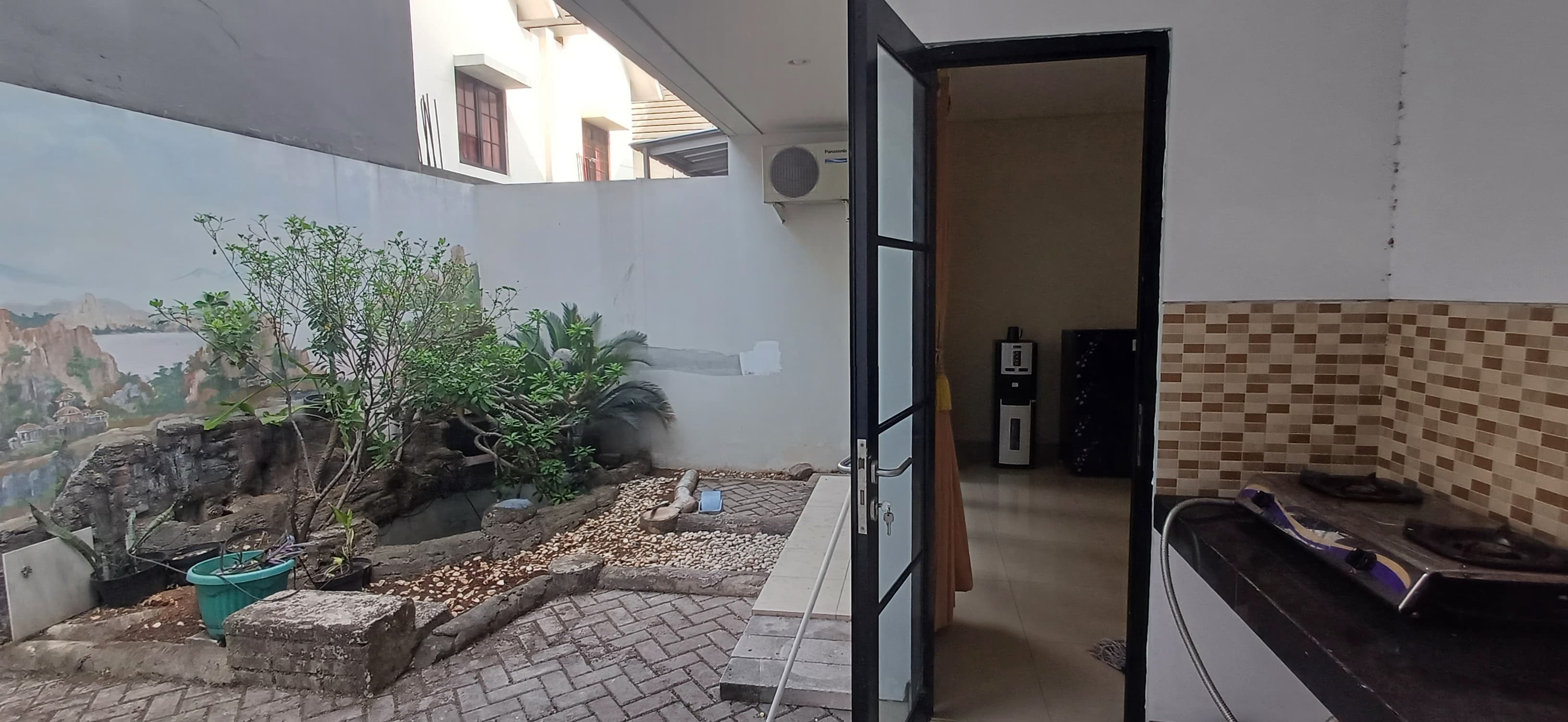 Rumah Disewakan di Cosmo Estate Lippo Cikarang